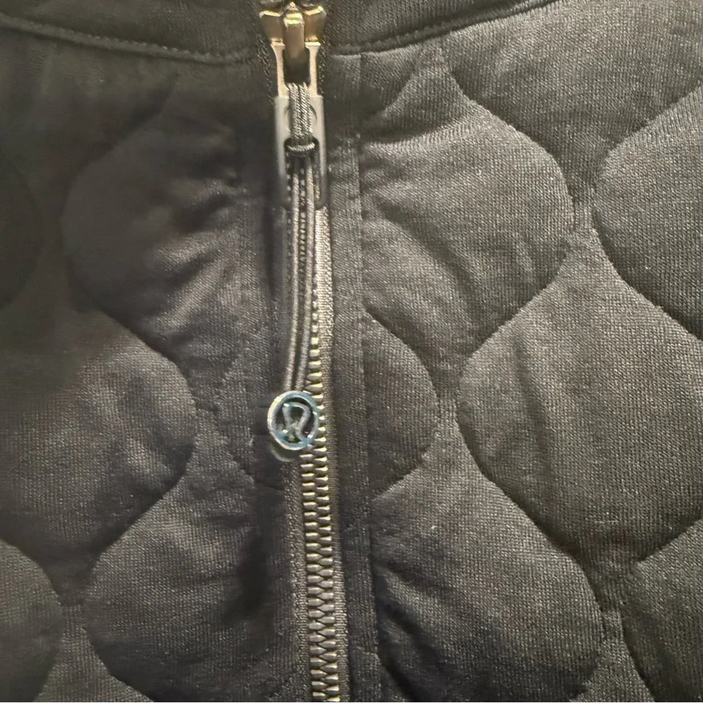 Lululemon Athletica Black Quilted Cropped Puffer Jacket - Picture 6 of 13